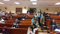 رئيس جامعة بنها يتفقد الإمتحانات بالكليات ويستمع إلى مقترحات الطلاب حول تطوير المناهج الدراسية