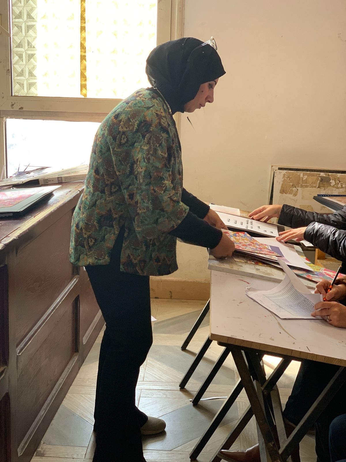 فعاليات تقييم مقرر تصميم القطعة الواحدة الفرقة الاولى بقسم طباعة المنسوجات و الصباغة و التجهيز