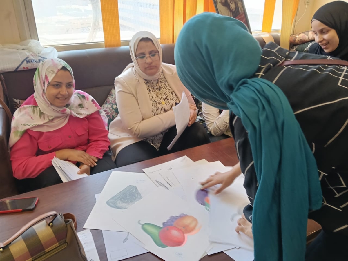 فعاليات تقييم مقرر رسم من الطبيعة (1) الفرقة الأولي قسم الغزل والنسيج والتريكو اليوم الثلاثاء 20/5/2025 الفصل الدراسي الثاني