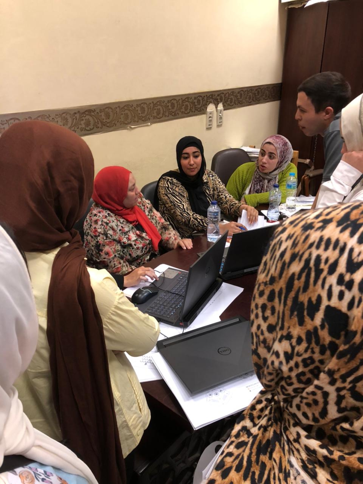 فعاليات تقييم مقرر ديكور تلفزيون الفرقة الثالثة قسم التصميم الداخلي والاثاث  اليوم الثلاثاء 20/5/2025 الفصل الدراسي الثاني