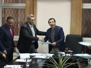 تكريم أعضاء هيئة التدريس والهيئة المعاونه بقسم تكنولوجيا الملابس الجاهزه