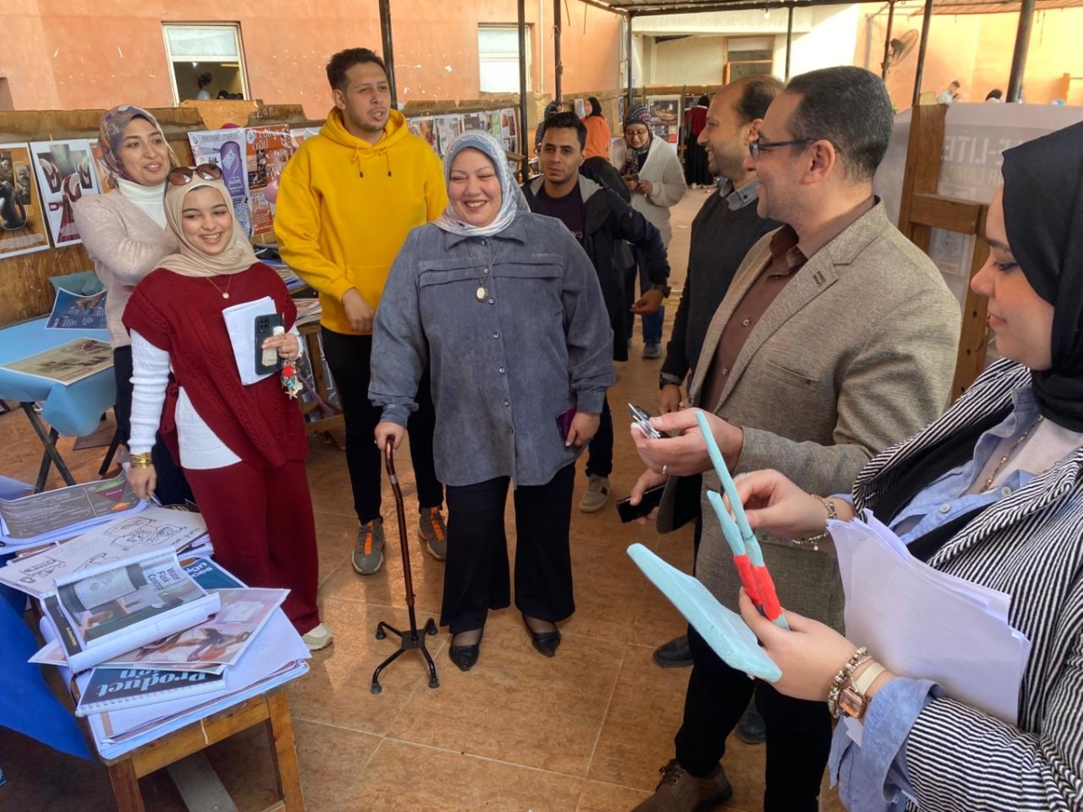 فعاليات تقييم مقرر (تصميم أساليب عرض وإخراج التصميم 3) للفرقة الثانية قسم التصميم الصناعى للفصل الدراسى الأول عام ٢٠٢٥-٢٠٢٦