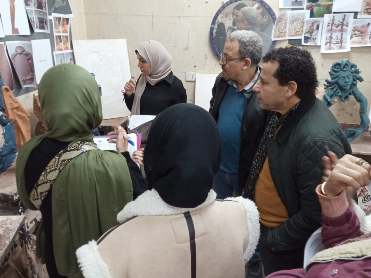 فاعليات تقييم مقرر طبيعة حية (3) للفرقة الثانية ـ الفصل الخريفي ـ للعام الجامعي 2025 - 2026 قسم (النحت والتشكيل المعماري والترميم)