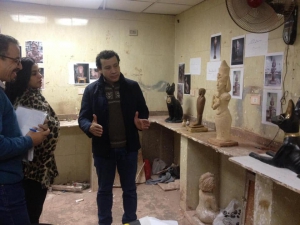 العميد يتفقد تقييمات العملي بقسم النحت والتشكيل المعماري