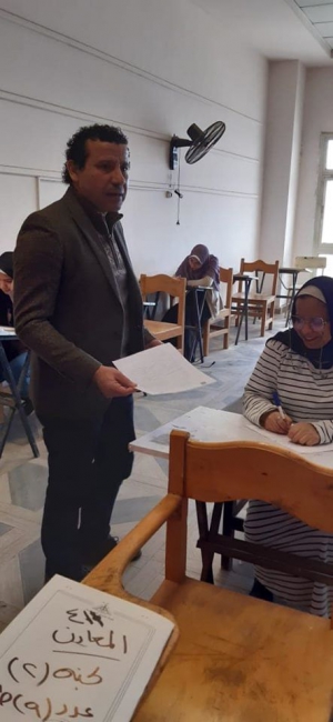 العميد يتفقد سير الامتحانات